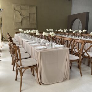 Tafelkleed Champagne gedrapeerd